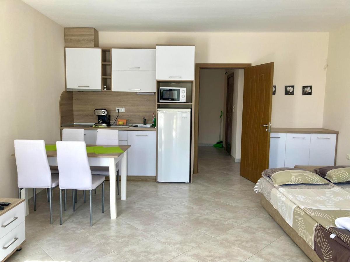 Apartments In Villas Apolon โซโซโปล ภายนอก รูปภาพ